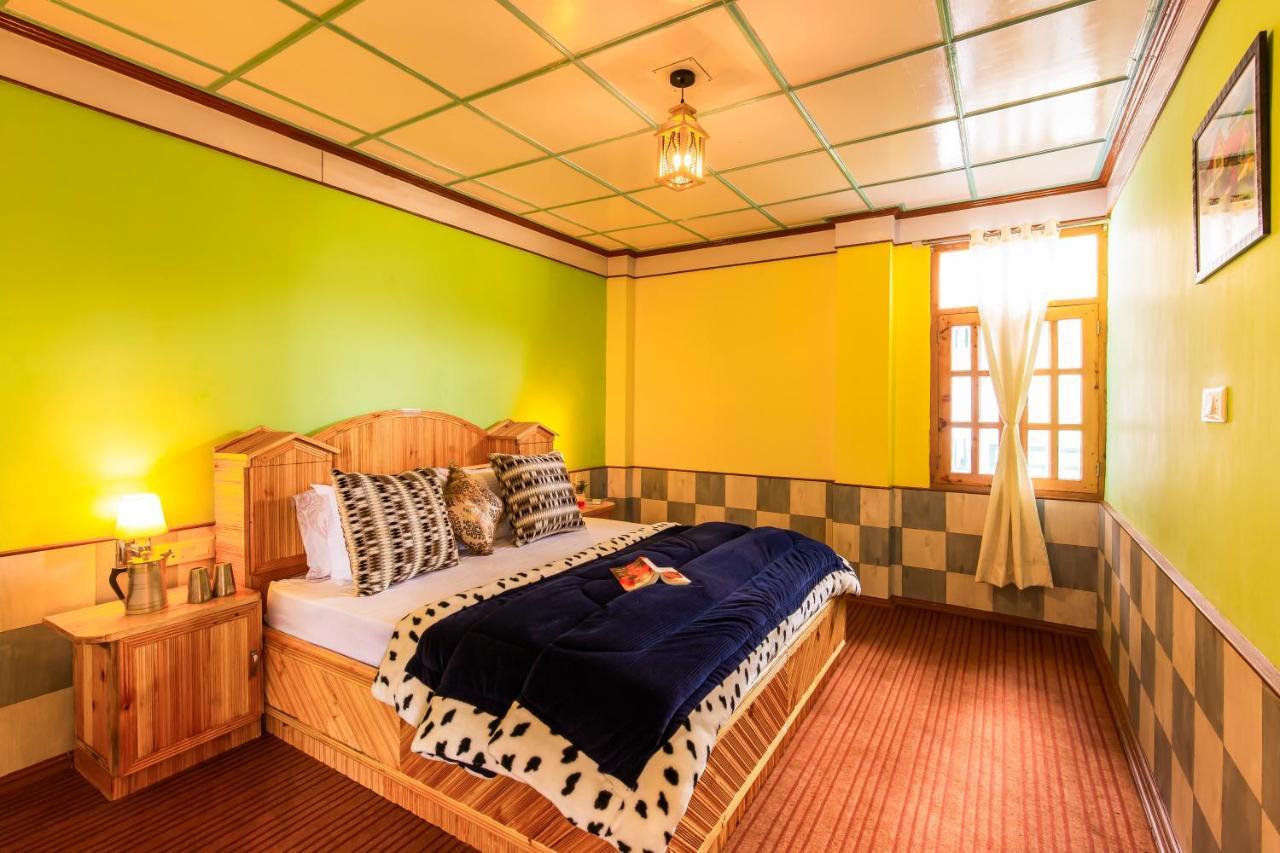 Zostel Homes Kotkhai  Shimla Exterior foto